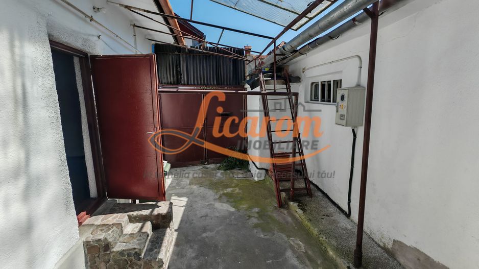 Blumana Proprietate singur in curte,2 corpuri de casa, fara amenajari - Poză 9