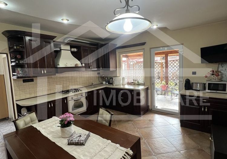 Casa cu 4 camere, 135mp, Zona Unirii - Poză 4