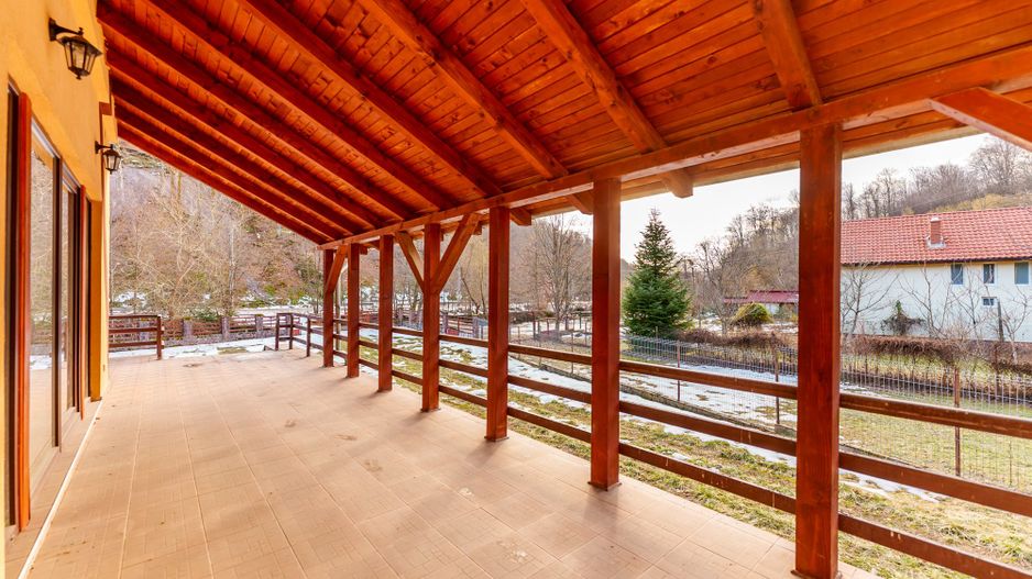 Vilă pentru investiții în Moneasa - Poză 13