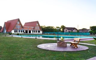 Sala de evenimente cu  piscina si foisor Biled COMISION 0 % CUMPARATOR - Poză 24