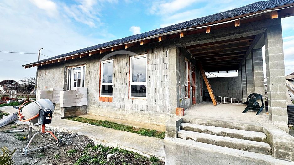 Casa de vanzare cu 3 camere in Girisu de Cris, Bihor - Poză 3