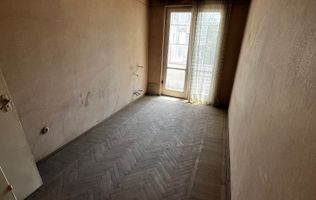 Apartament 3 camere de vânzare – etaj 2, 2 balcoane, vizavi de OMV