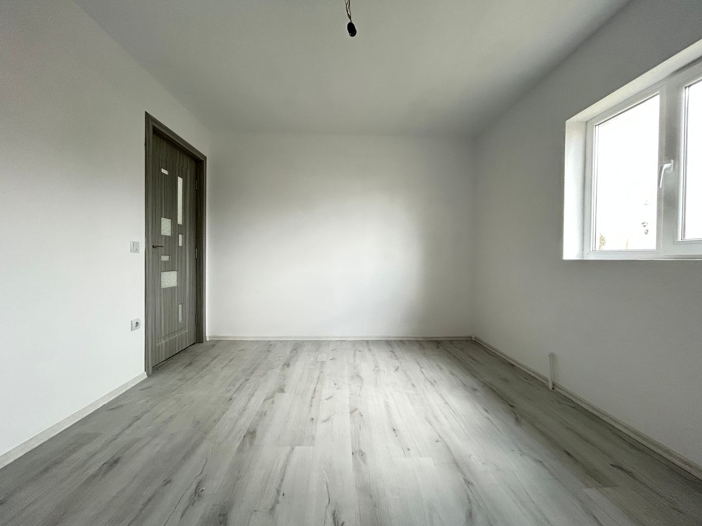 Casa din BCA c-tie 2025 – Pecineaga – apa/canalizare/curent - Poză 5