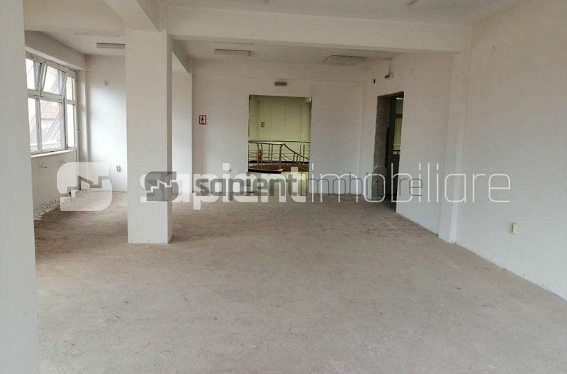 Spatiu de birouri ultracentral - Poză 9