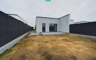 Duplex modern, pe parter, amplasat într-o zonă liniștită din Moșnița Nouă - Poză 11