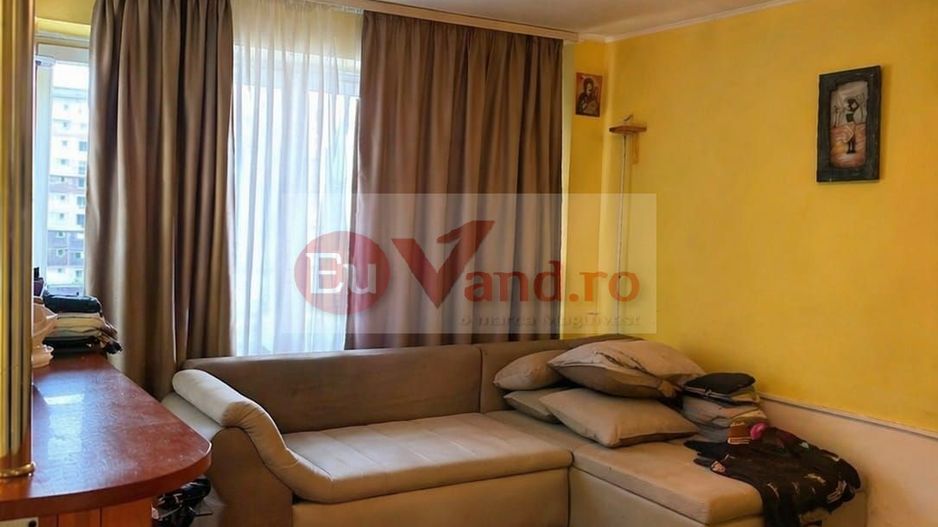 De vanzare apartament cu 4 camere, Dunarea Mall, 85.000 euro - Poză 1