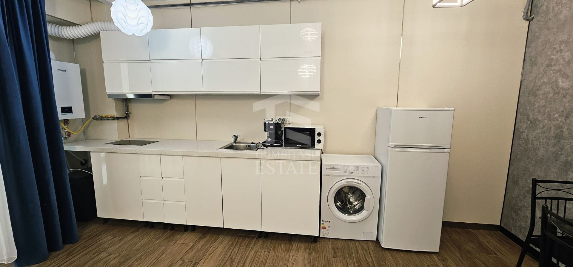 Apartament cu 2 camere Mamaia Nord, primul rand la mare, termen lung - Poză 5