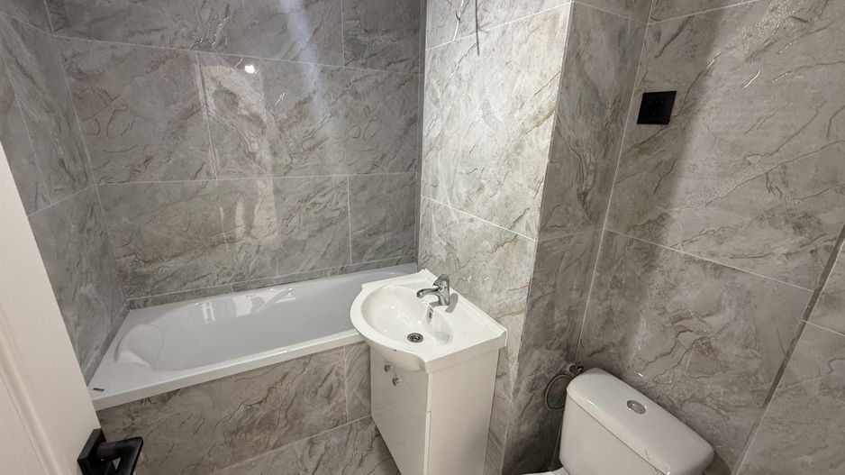 Apartament 3 camere renovat ca la carte zona OMV Campina - Poză 11