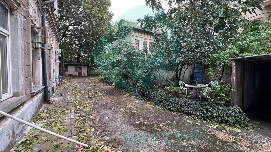 Ap. în Vilă– 4 camere | Ultracentral – Parcul Cișmigiu | Curte comună - Poză 2