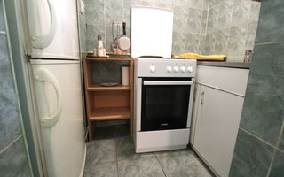 2 camere la curte intr-o zona linistita in Cetatii - Poză 5