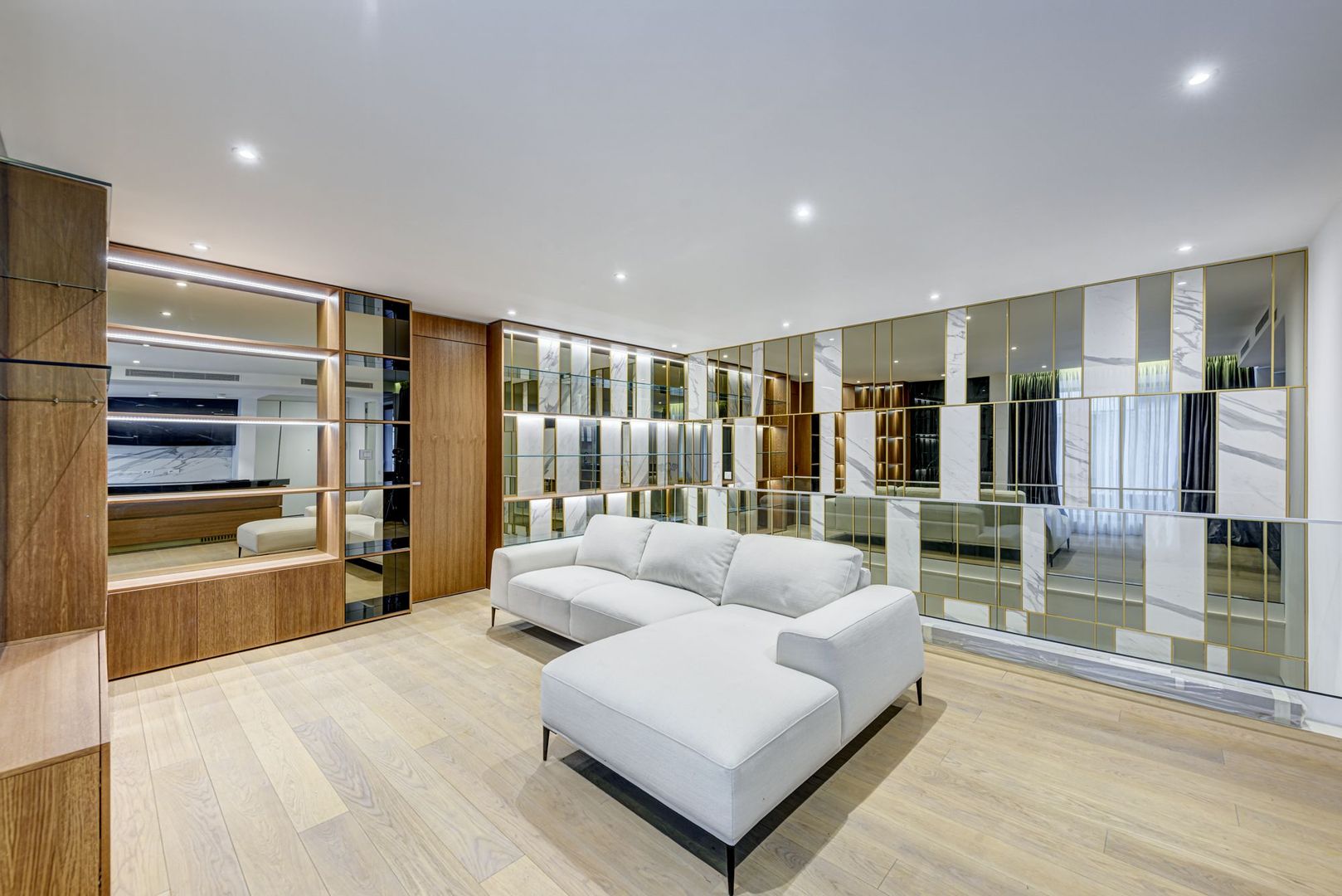 Apartament spatios 4 camere tip duplex | One Charles de Gaulle - Poză 1
