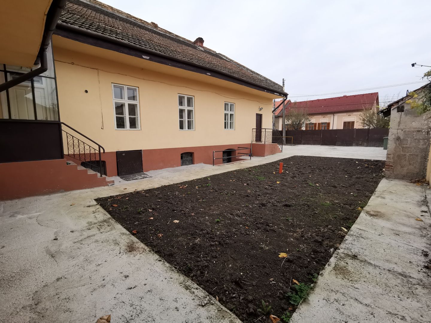 Casa singur in curte-zona Girocului - Poză 14