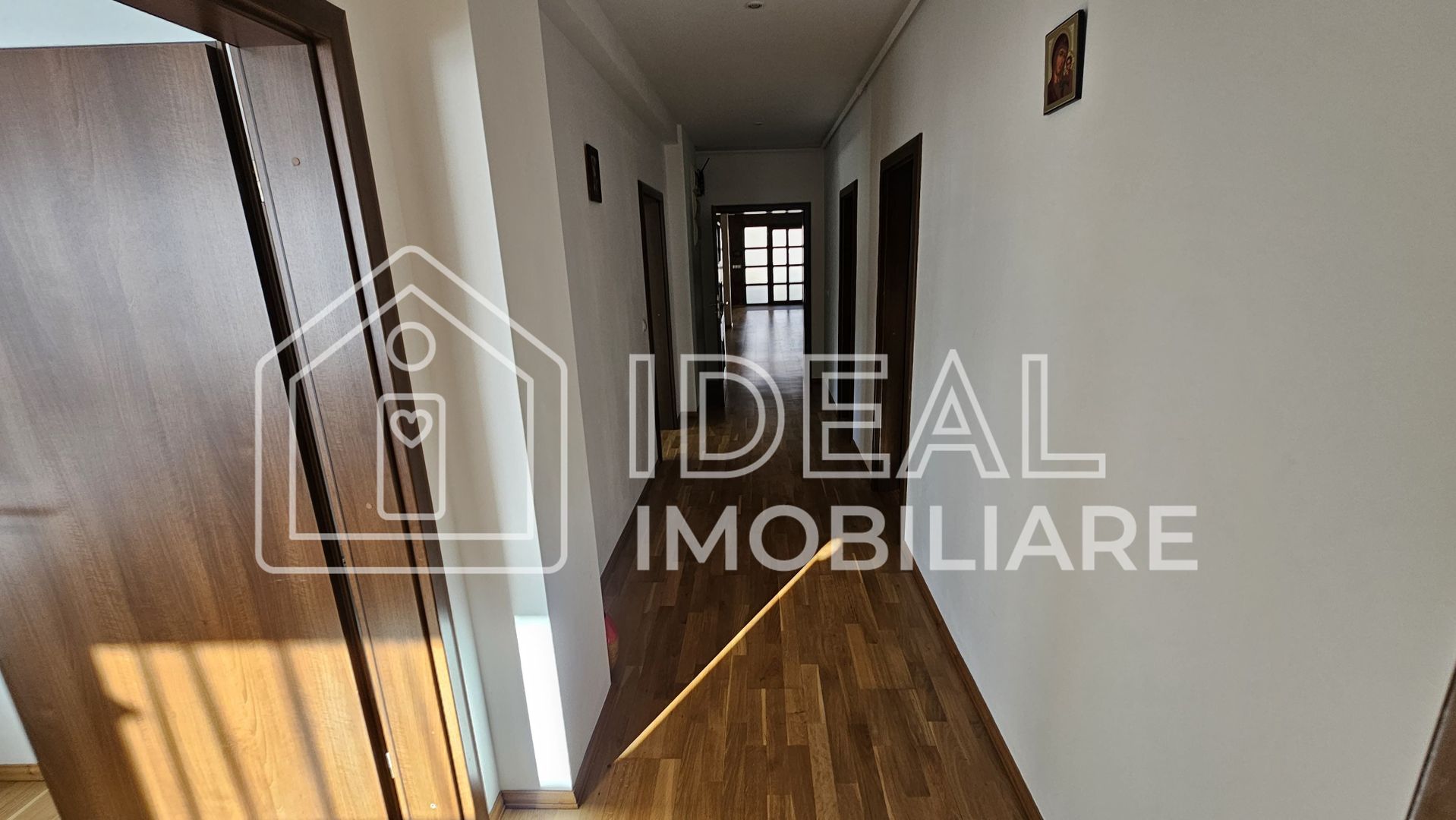 Apartament la Vila cu 5 camere si curte amenajata, in Valea Aurie - Poză 21