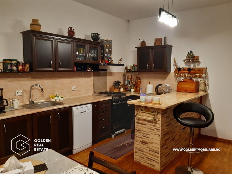 Casa mare, cu 4 apartamente a cate 1, 2, 3 și 4 camere fiecare - Poză 11