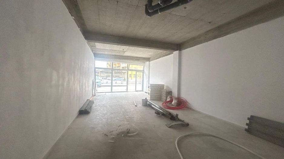 Spatiu comercial Selimbar 120 mp - vitrina la strada - zona Brana - Poză 4