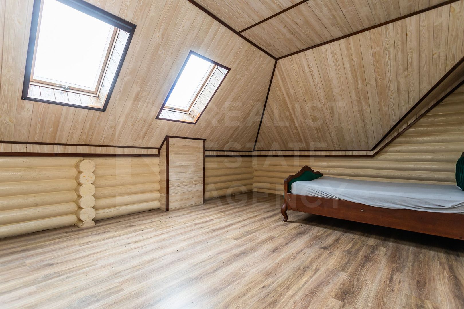 Vânzare, casă, 9 camere, satul Mîndra, r-nul Călărași. - Poză 17