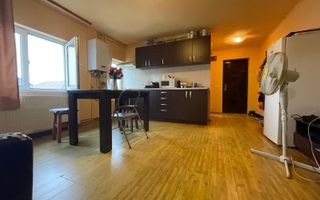 Apartament luminos cu 2 camere, la mansardă, în zonă căutată - Poză 1