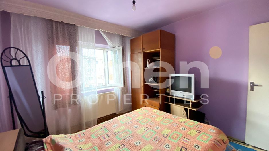 Apartament cu 3 camere, decomandat, etaj intermediar, zona Farmacia Somesan - Poză 3