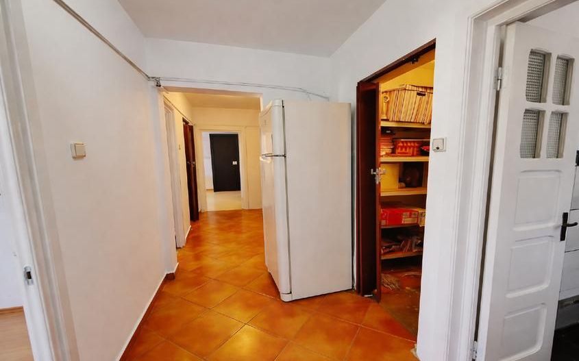 De inchiriat Apartament 3 camere,sect 4 București zona Tineretului - Poză 1