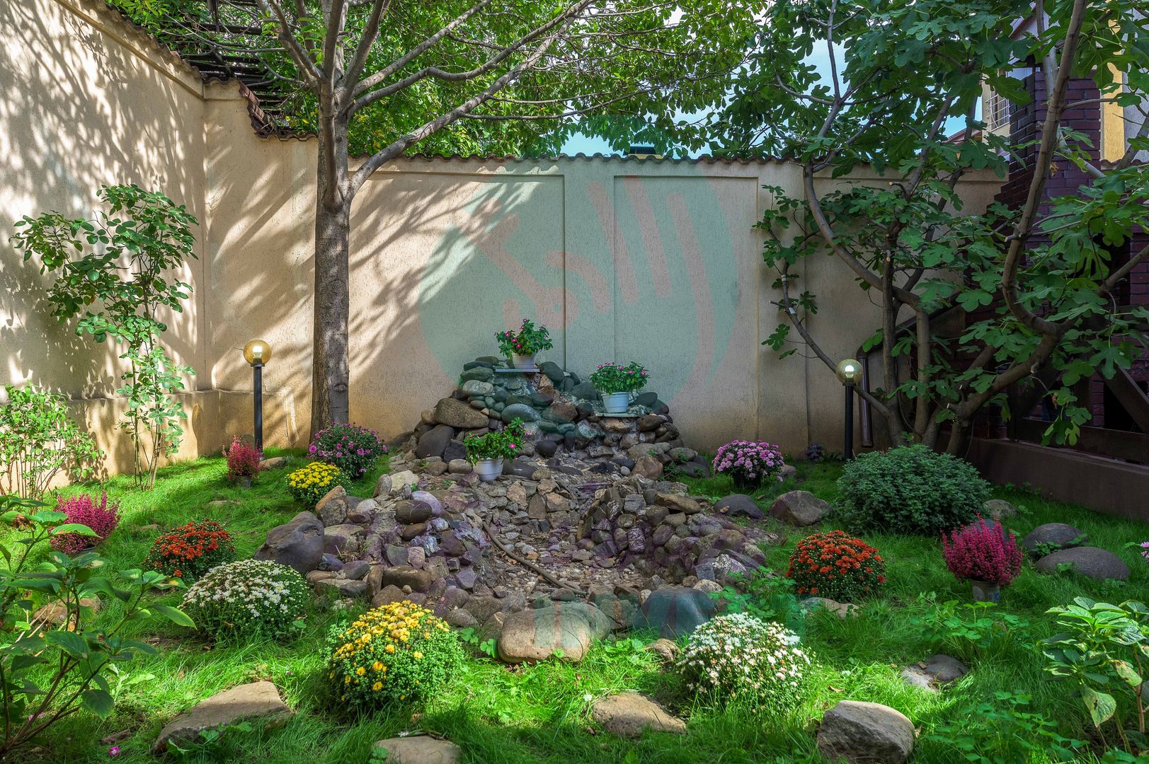 Vilă spațioasă cu curte superbă lângă Parcul Circului - Poză 16