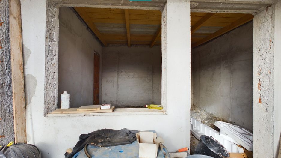 Casă cu 4 camere + anexe   în Șofronea - Poză 10