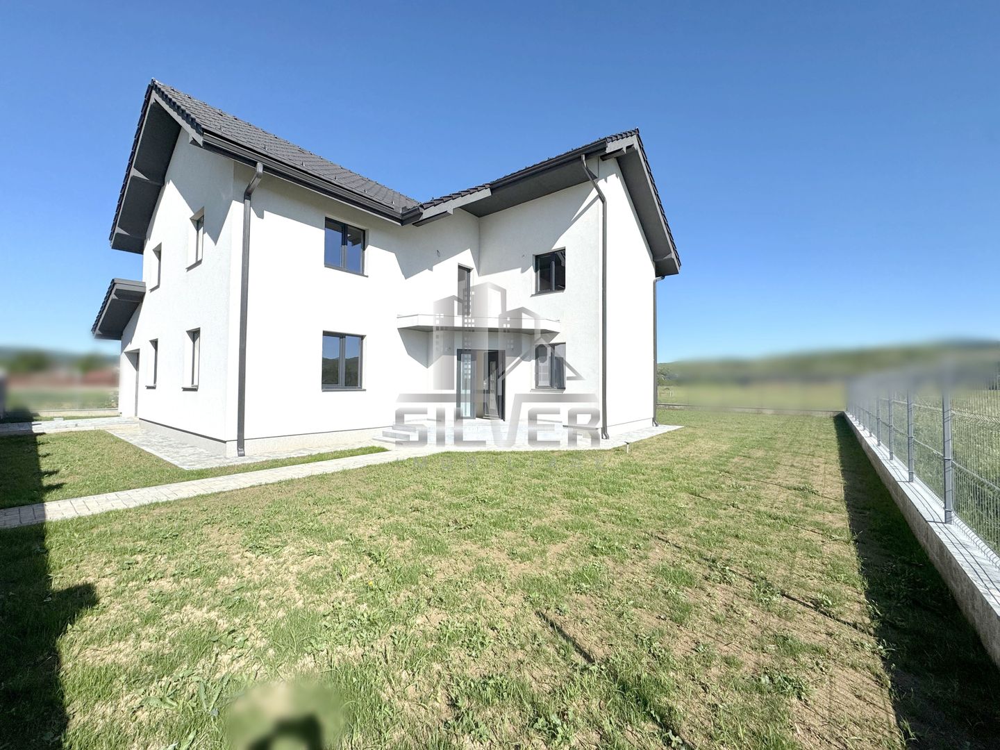 Casa individuala premium cu teren de 700 mp in zona accesibila. - Poză 1