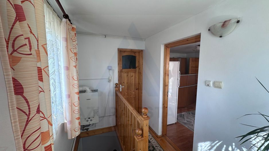 Apartament 3 camere decomandat  78 mp pivnita curte  in zona Centrala - Poză 6