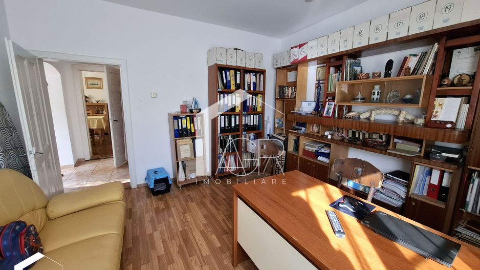 Casa tip duplex cu 6 camere, zona Republicii - Poză 3
