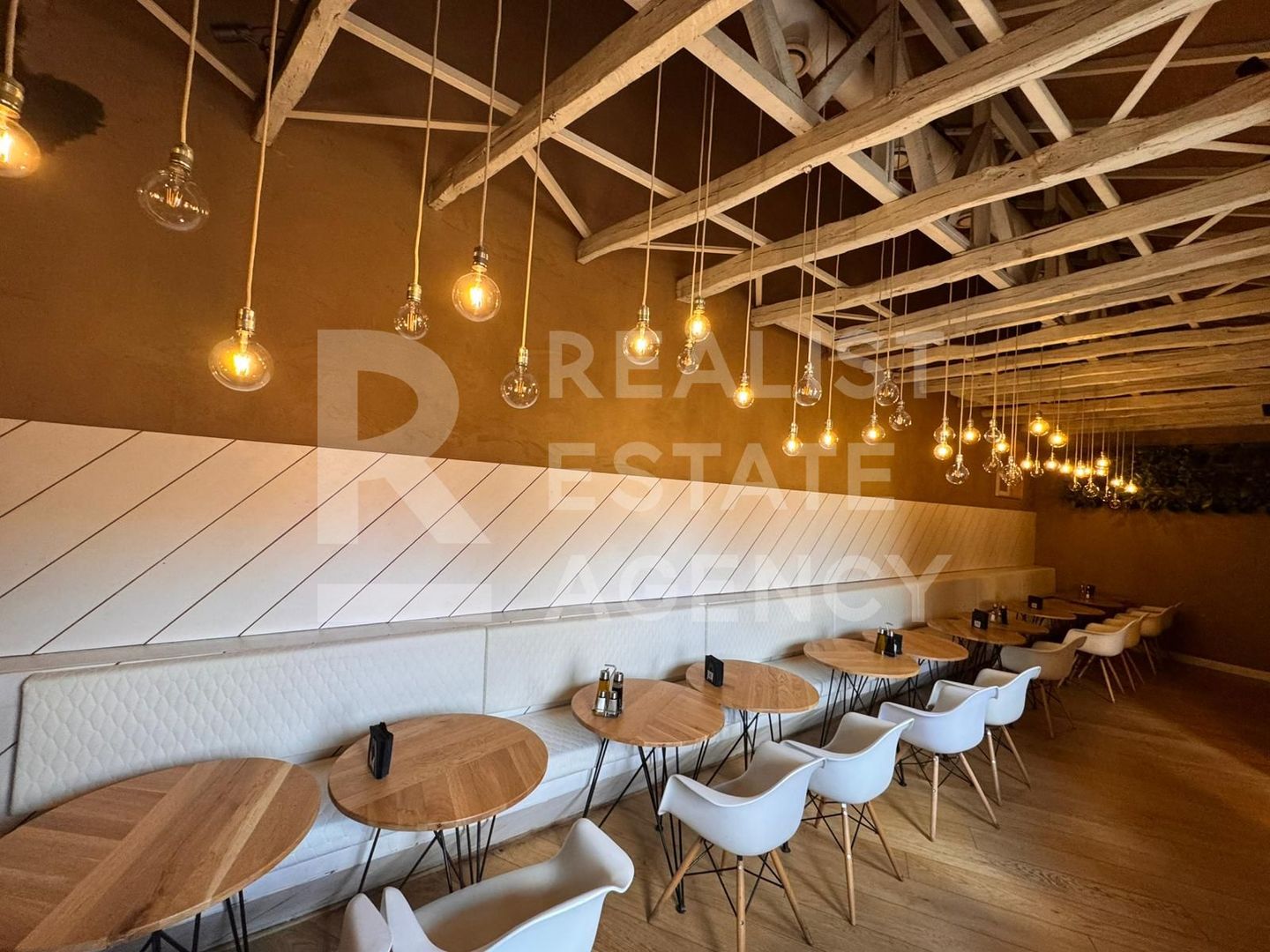 Spatiu comercial - Restaurant | Stradal | Trafic pietonal | Romana - Poză 2