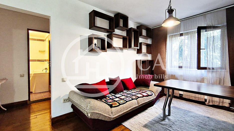 Apartament de închiriat cu 4 camere în zona Rogerius, Oradea - Poză 3