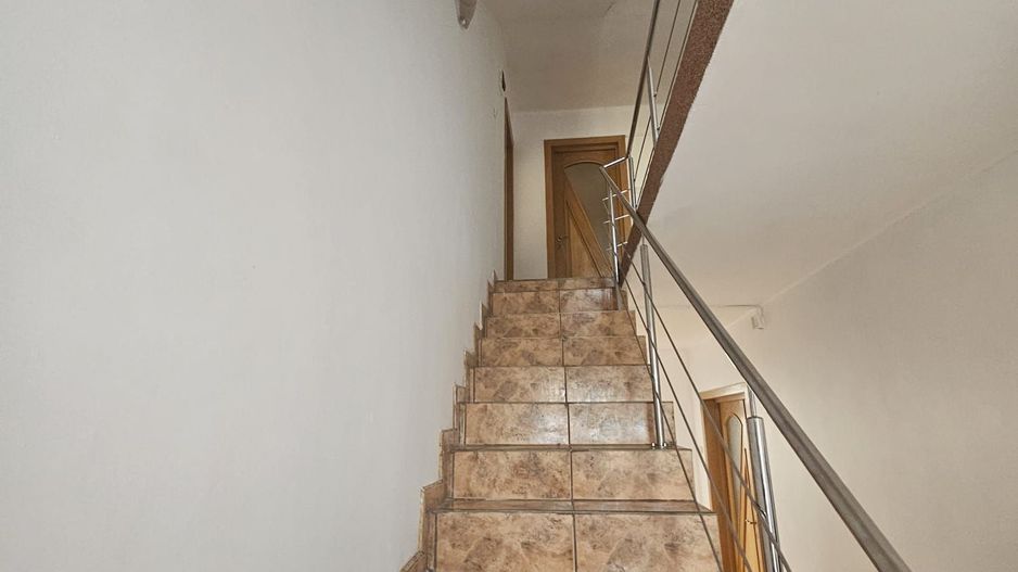 Casă spațioasă - Varianta Prundu Craiovei - Poză 8