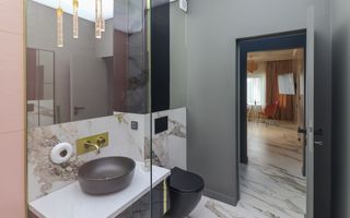 Oportunitate investitie! Vanzare casa cu 3 apartamente in Europa! - Poză 29