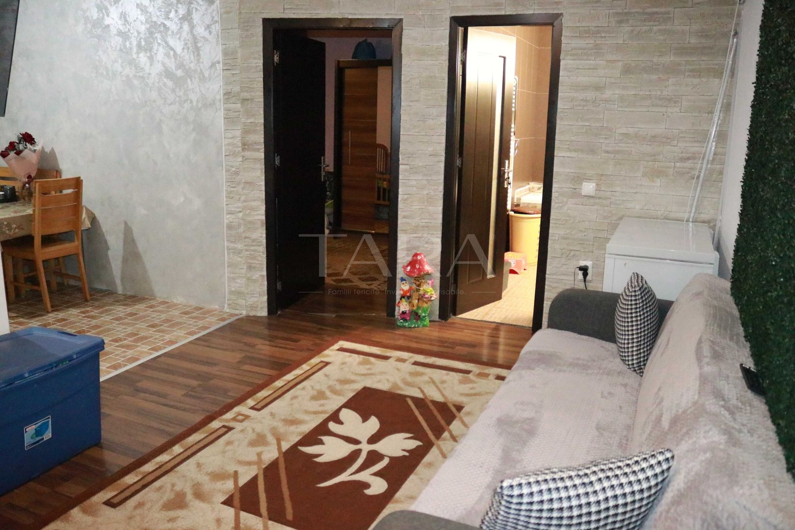 Locație liniștită și parcare proprie – apartament 3 camere Florești. - Poză 3