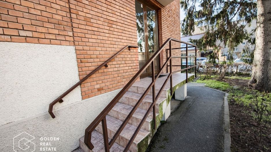 Spatiu la parter pentru cabinet, acces stradal, langa Policlinica Dacia - Poză 1