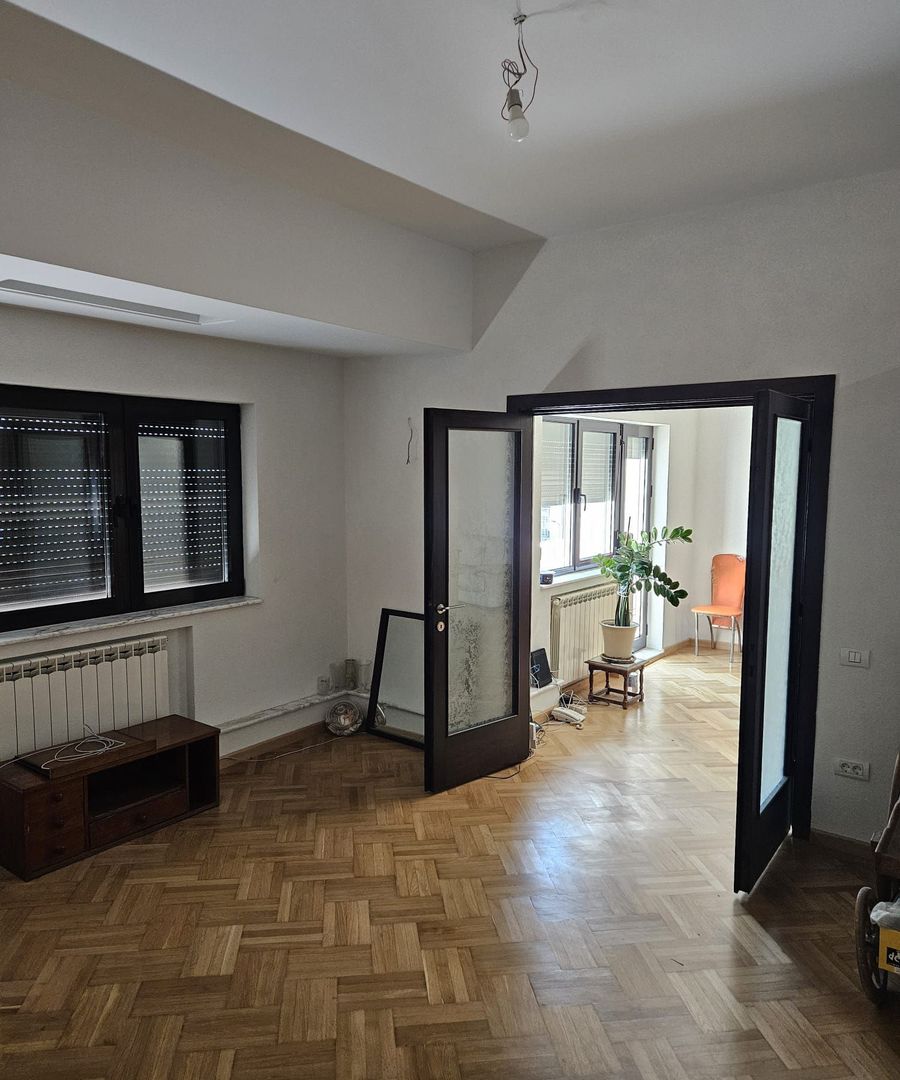 Apartament cochet, ultra-spatios, patru camere, Calea Mosilor - Poză 17