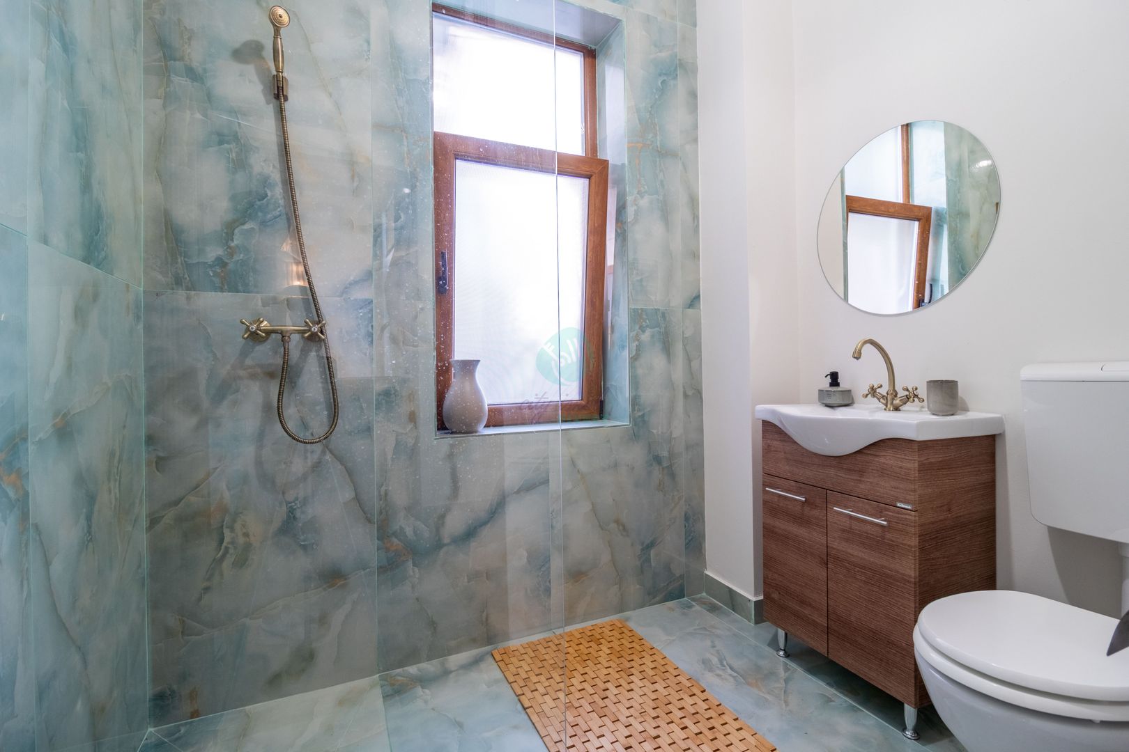 Vila interbelica AIRBNB "la cheie" - Poză 9