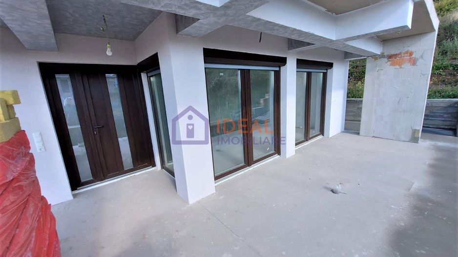 Casa Individuala Moderna cu 4 camere  si garaj, in Sura Mare - Poză 10