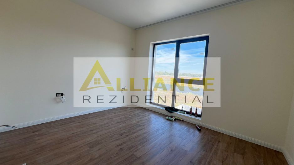 Casa Individuala - 4 camere - 300 MP TEREN-STR.MIORITA - Poză 9