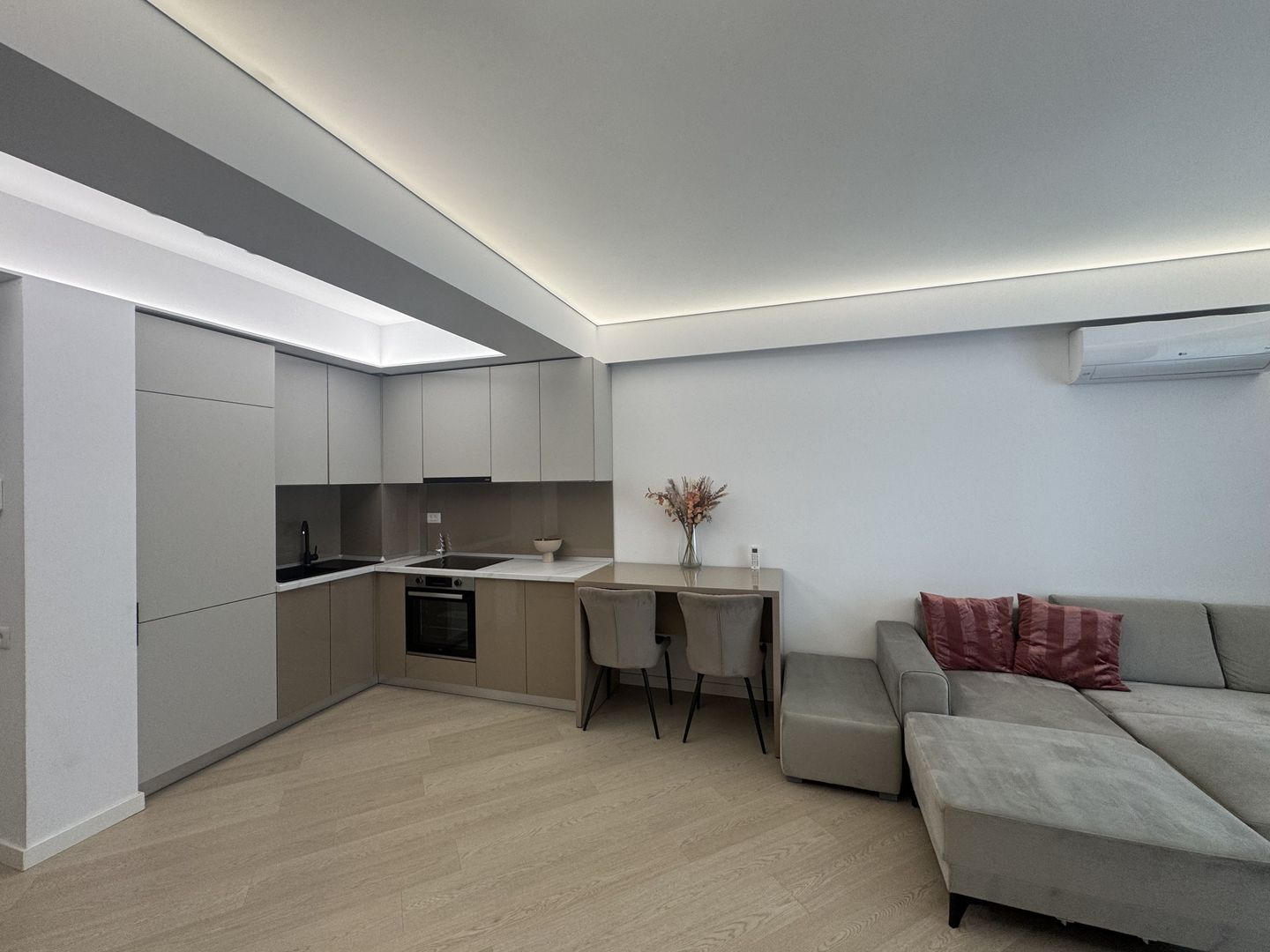 Apartament 2 camere Cortina North - Poză 2