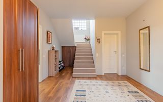 Proprietate spectaculoasă în Câmpenești de vanzare - Poză 8