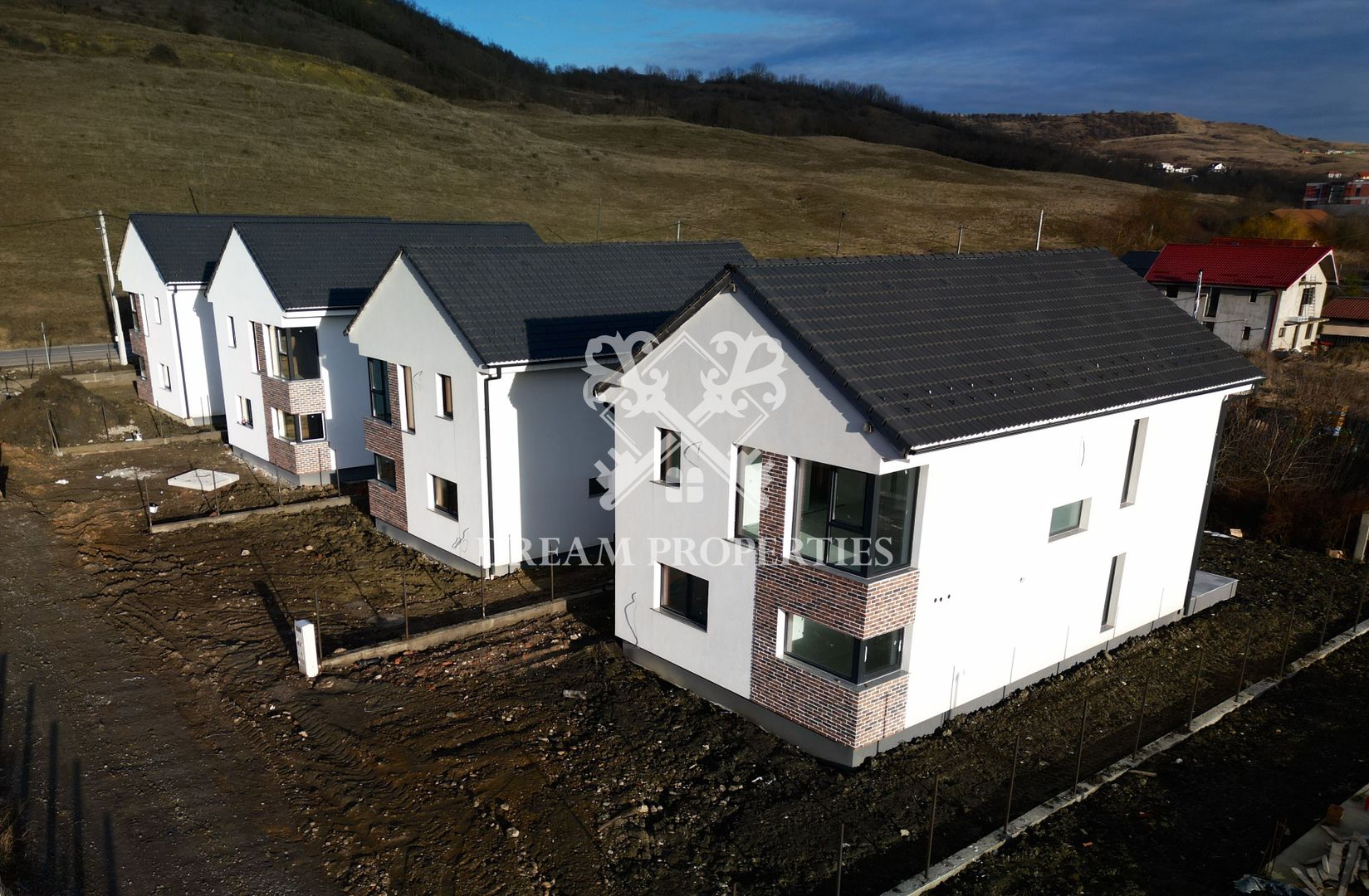 COMISION 0%! Casă individuală, 5 camere, 3 bai, teren 474 mp, Chinteni - Poză 1