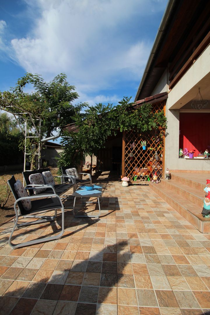 Proprietate cu potențial rezidențial și comercial | Comuna Pesac - Poză 5