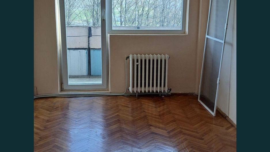 BRASADAS vinde ap 4 cam RENOVAT partial in Micro 16 etaj 3/8. - Poză 6