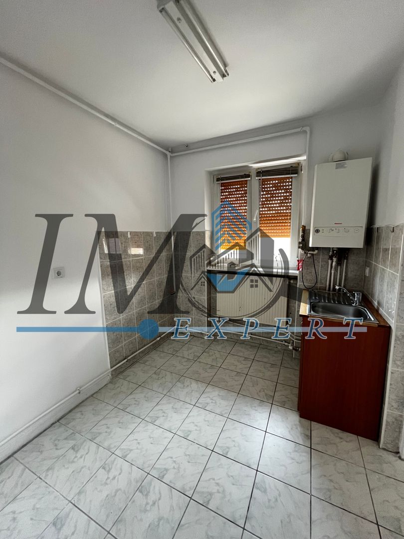 Apartament renovat de vânzare in Sebeș - Poză 3