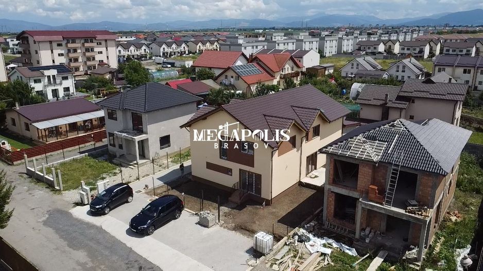 Intrarea in Sanpetru/Predare la Cheie/Credit - Poză 1