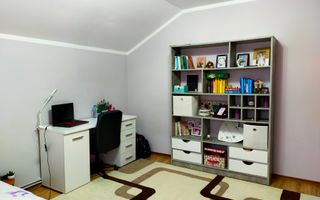 Casa cu 3 apartamente în Dumbravita aproape de pădure - Poză 18