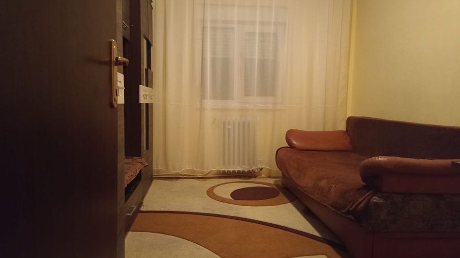Vând apartament 3 camere - Poză 2
