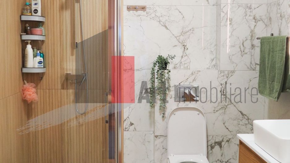 Apartament splendid, zonă centrală, cu loc de parcare în subteran inclus - Poză 9