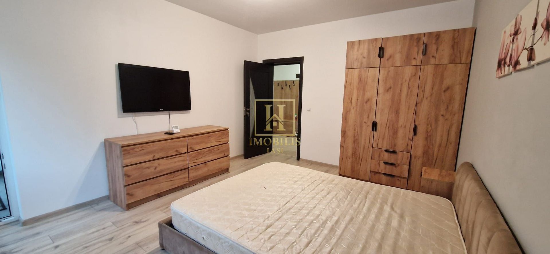 Apartament 1 camera Dec 40 mp. Bucium Family Market 300 euro - Poză 2