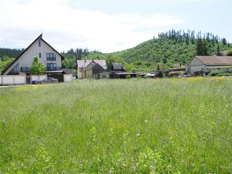 Teren intravilan cu utilitati in centrul comunei Cristian - Poză 1